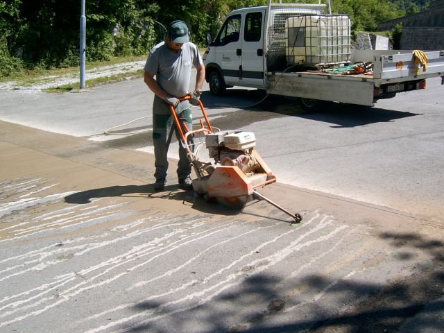 Rezane asfalta